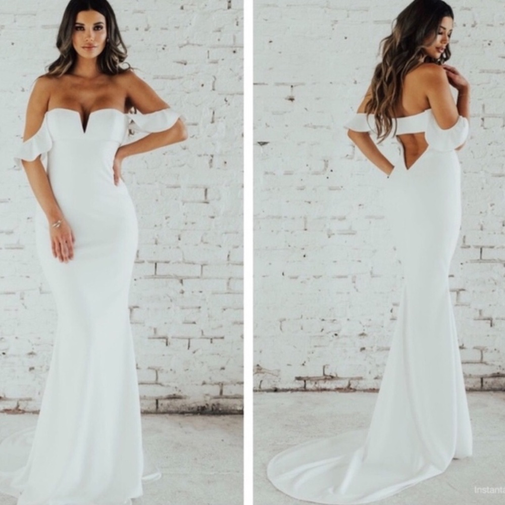 NOEL AND JEAN White Off The Shoulder Gown 🤍